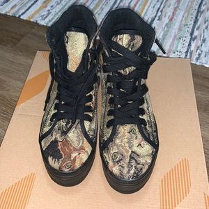 Jeffrey Campbell Cats Lace Up Canvas High Top Platformed Sneaker Women’s Size 7